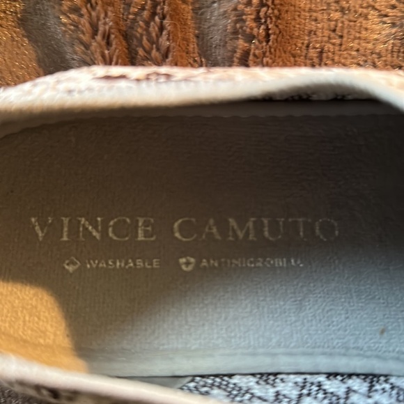 VINCE CAMUTO Keamaua Slip On Sneaker Sz 8 - Picture 11 of 11